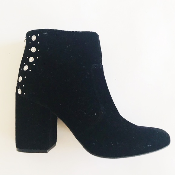 G by Guess velvet ankle booties - Picture 2 of 6